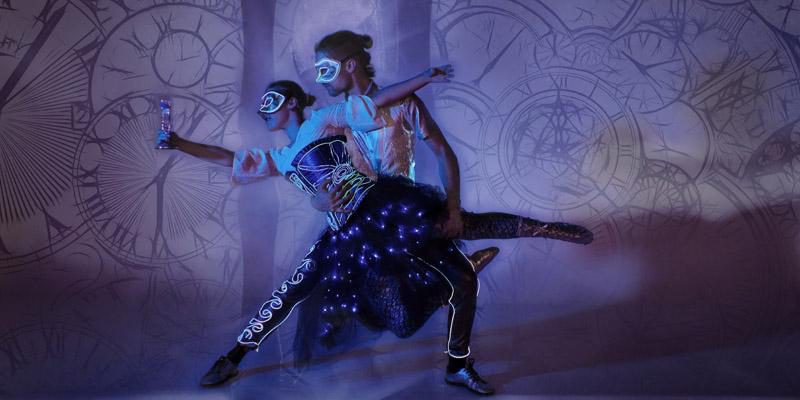 1.2 Lichtershow LuxArt Performancekunst mit Tanz und Artistik in faszinierenden LED Kostümen